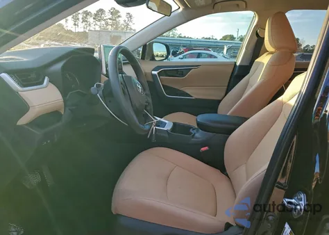 2025 Toyota Rav4 Le z USA, uszkodzony, nr VIN 2T3H1RFV4SC327542